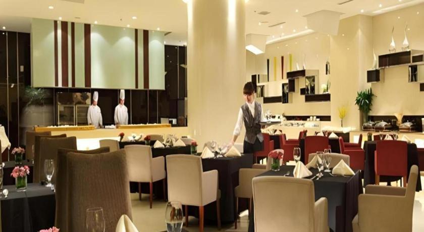Ramada Plaza Shenyang Citycenter Bagian luar foto