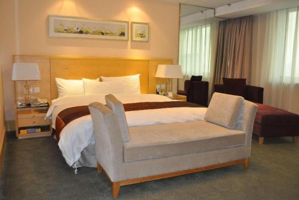 Ramada Plaza Shenyang Citycenter Bagian luar foto