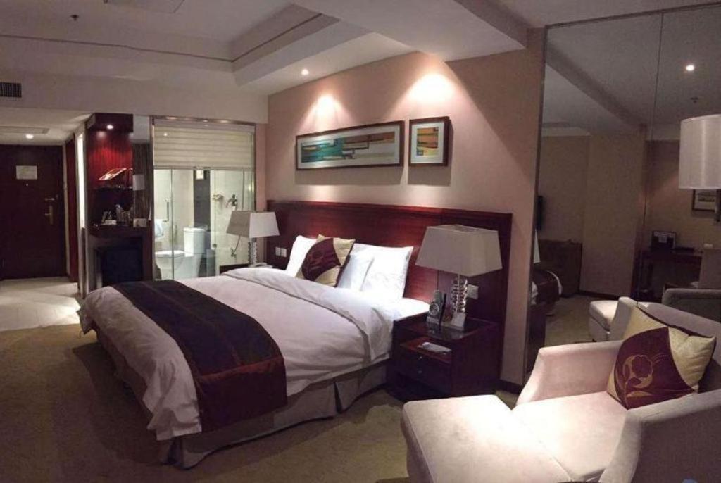 Ramada Plaza Shenyang Citycenter Bagian luar foto