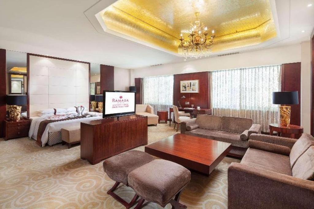 Ramada Plaza Shenyang Citycenter Bagian luar foto