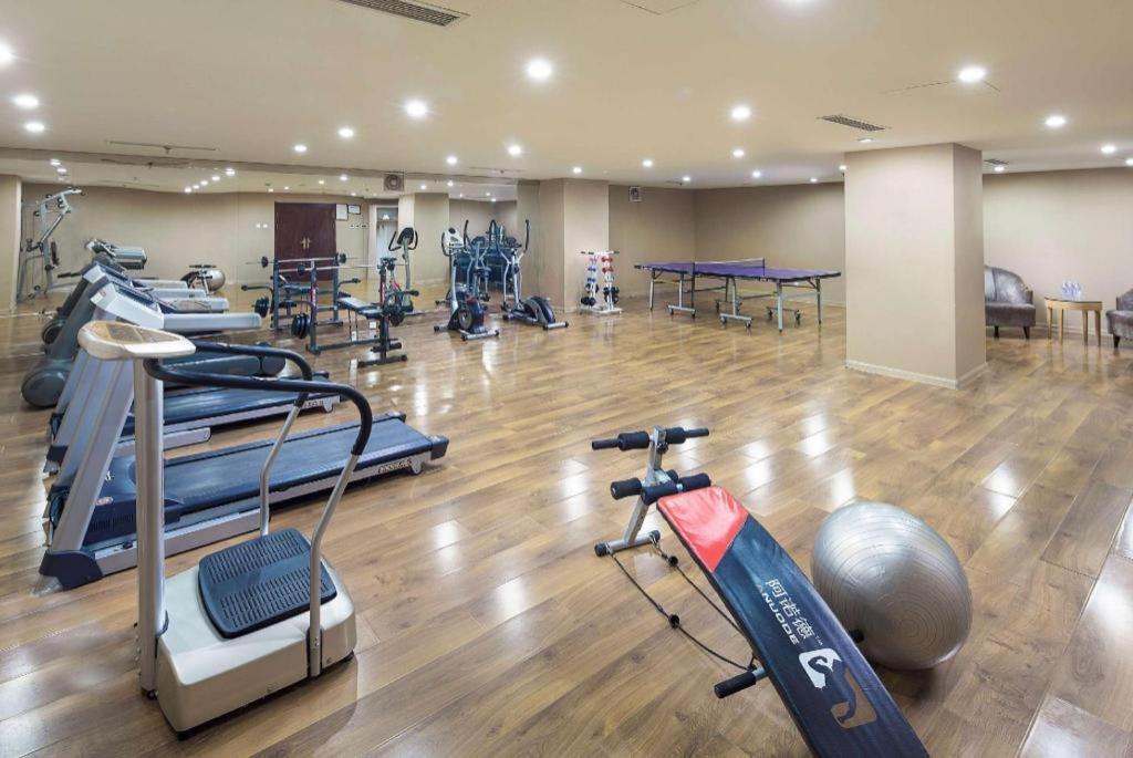 Ramada Plaza Shenyang Citycenter Bagian luar foto